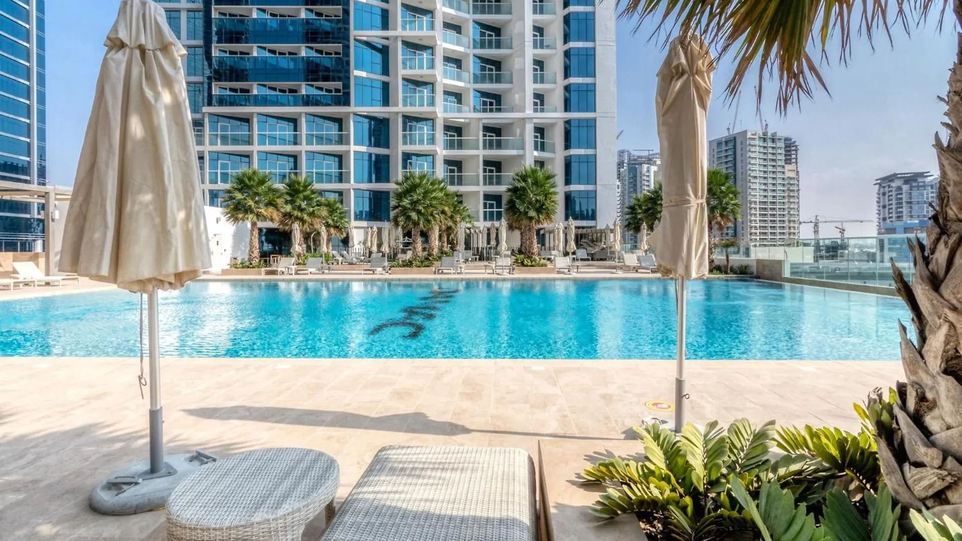 Elegant Escapes - Damac Prive Studio By Canal Dubai Apartamento