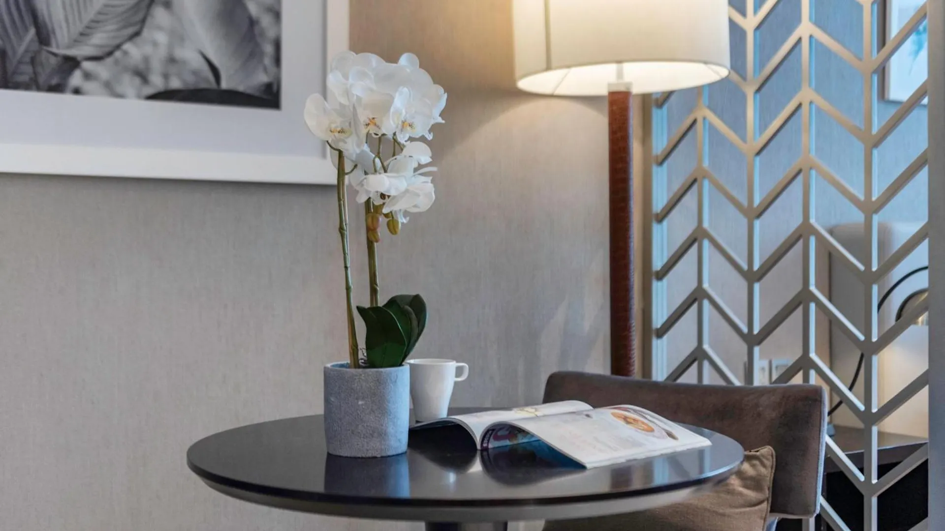Elegant Escapes - Damac Prive Studio By Canal Dubai