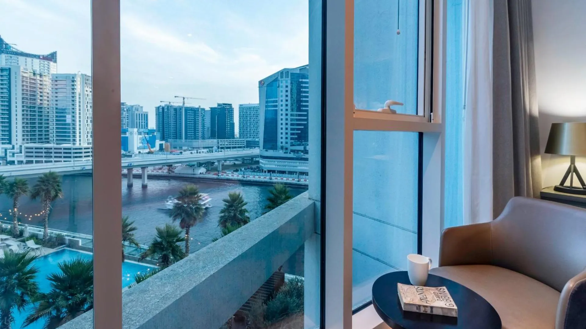 Apartment Elegant Escapes - Damac Prive Studio By Canal Dubai